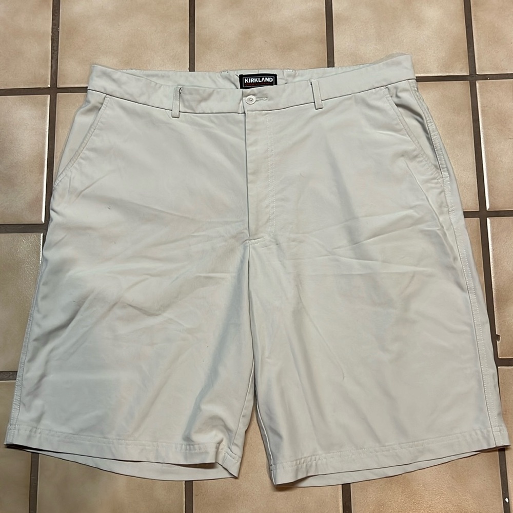 Kirkland Light Gray Golf Shorts - Size 38